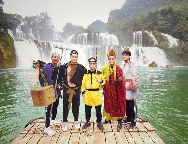 Tiện về quê Độ Mixi, hội anh em Refund Gaming hóa thân luôn thành thầy trò Đường Tăng khét lẹt - Ảnh 2. Tiện về quê Độ Mixi, hội anh em Refund Gaming hóa thân luôn thành thầy trò Đường Tăng khét lẹt - Ảnh 2.