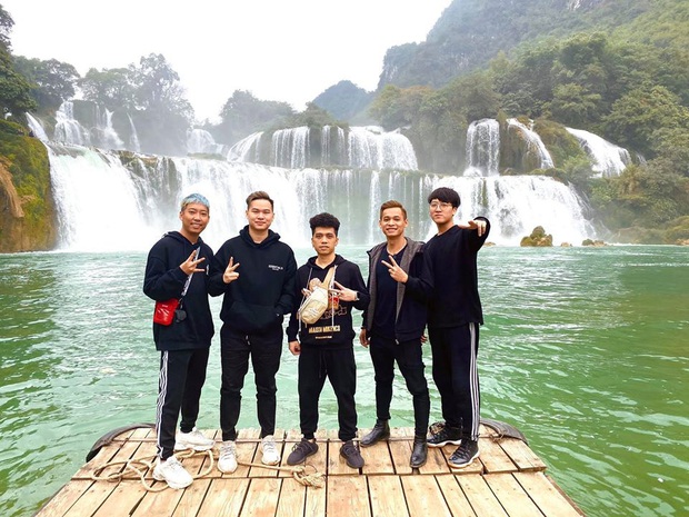 Tiện về quê Độ Mixi, hội anh em Refund Gaming hóa thân luôn thành thầy trò Đường Tăng khét lẹt - Ảnh 3. Tiện về quê Độ Mixi, hội anh em Refund Gaming hóa thân luôn thành thầy trò Đường Tăng khét lẹt - Ảnh 3.