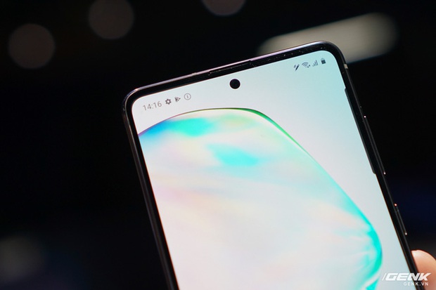 Trên tay Galaxy S10 Lite và Galaxy Note 10 Lite: Hai thiết bị vô cùng kỳ quặc từ Samsung - Ảnh 3.