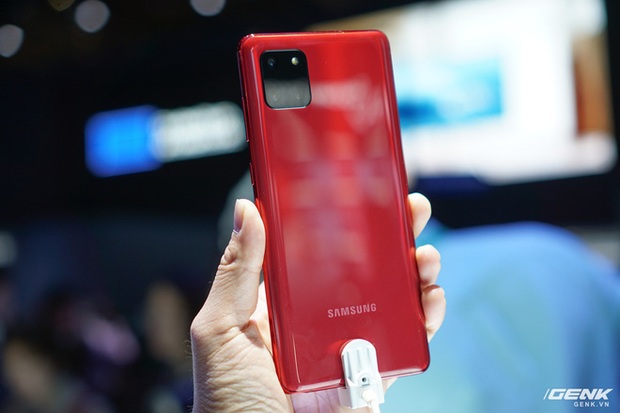 Trên tay Galaxy S10 Lite và Galaxy Note 10 Lite: Hai thiết bị vô cùng kỳ quặc từ Samsung - Ảnh 6.