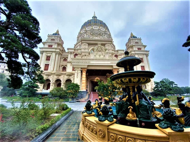 Cận cảnh bên trong tòa lâu đài dát vàng nghìn tỷ của đại gia Ninh Bình - Ảnh 12. Cận cảnh bên trong tòa lâu đài dát vàng nghìn tỷ của đại gia Ninh Bình - Ảnh 12.