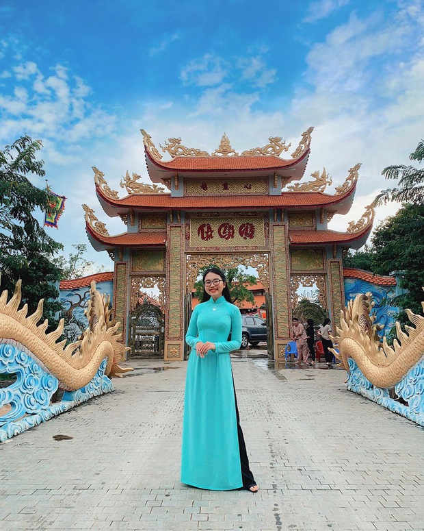 Từng bị chê ăn mặc thiếu nghiêm túc cúng Tổ nghiệp, năm nay Phương Mỹ Chi sửa sai với phong cách nền nã trưởng thành - Ảnh 4.