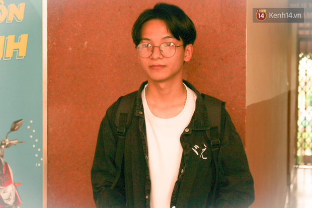 Tân sinh viên và cha mẹ đội mưa lớn vào thành phố nhập học: Cuộc sống xa nhà chính thức bắt đầu! - Ảnh 8.