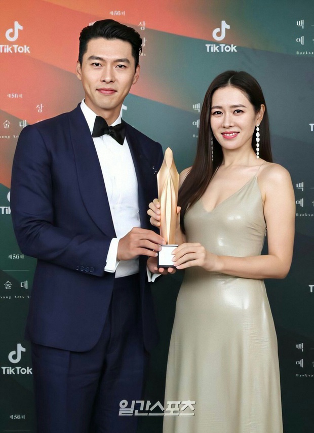 Dân tình náo loạn trước bức ảnh Hyun Bin mặc đồ đôi dự tiệc sinh nhật của Son Ye Jin, nhưng sự thật là gì? - Ảnh 6.