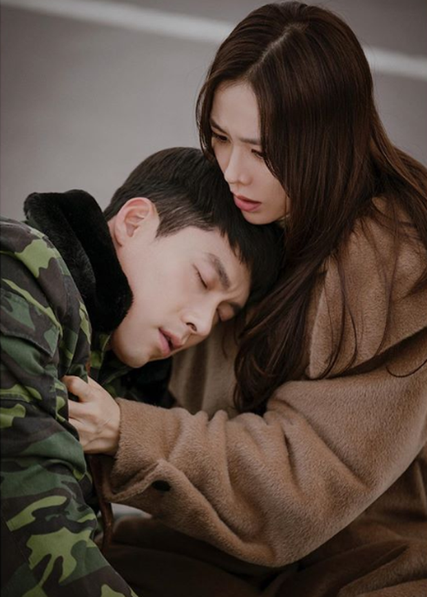 MXH rầm rộ tin Hyun Bin - Son Ye Jin bí mật kết hôn lúc quay Hạ Cánh Nơi Anh, loạt nhà báo lên truyền hình kể lại sự việc - Ảnh 3.