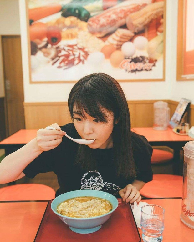 Ung thư từ miệng mà vào, 6 thói quen ăn uống cực độc hại nhưng nhiều người vẫn làm hàng ngày - Ảnh 1.