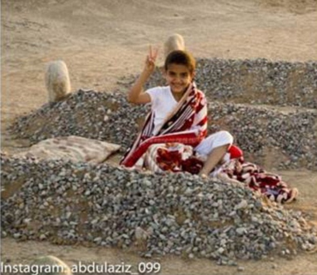 Sự thật phía sau những bức ảnh từng gây chấn động toàn thế giới: Rắn 7 đầu và mực khổng lồ nặng gần 2 tạ liệu có tồn tại trên đời? - Ảnh 11.