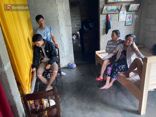 Sản phụ chết đuối trên đường đi sinh con: Quặn thắt nỗi đau giữa mênh mông nước lũ - Ảnh 2.