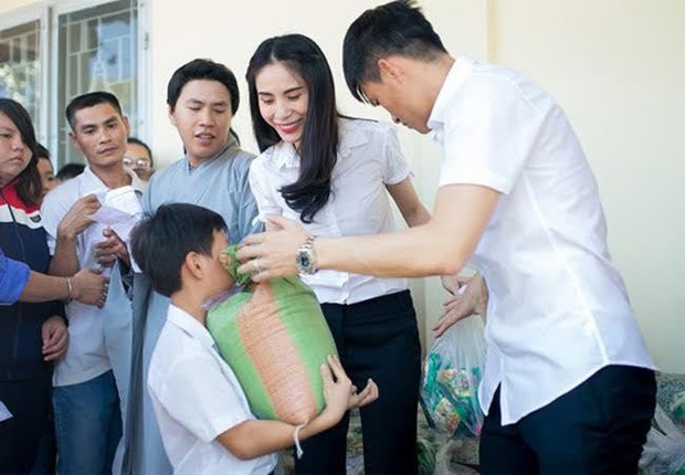 Bị netizen bình luận kém duyên về chuyện ủng hộ miền Trung, Thuỷ Tiên liền có pha đáp trả đi vào lòng người! - Ảnh 6.