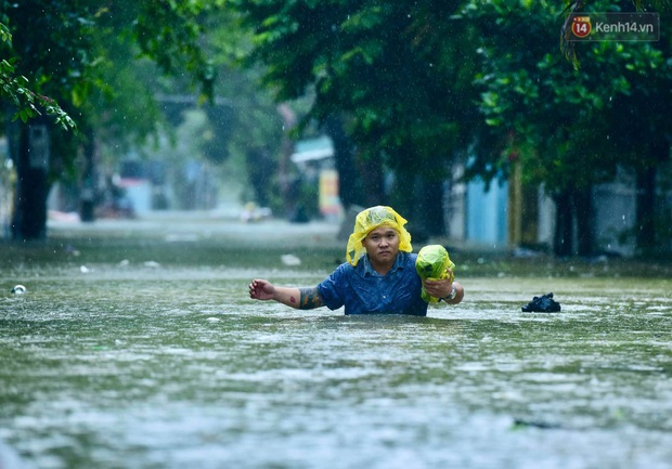 Bão lũ ngày càng khắc nghiệt, giờ là lúc hướng về khúc ruột miền Trung: Cho đi để hạnh phúc hơn! - Ảnh 4.