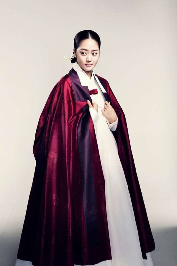 Jo Bo Ah - nữ chính Bạn Trai Tôi Là Hồ Ly: Bản sao của Sulli với body siêu mê, đời tư sạch sành sanh né gọn scandal! - Ảnh 17.