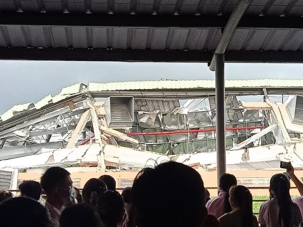 Tien Giang: A terrifying tornado caused the factory to collapse by almost 10,000m2 - Photo 3.