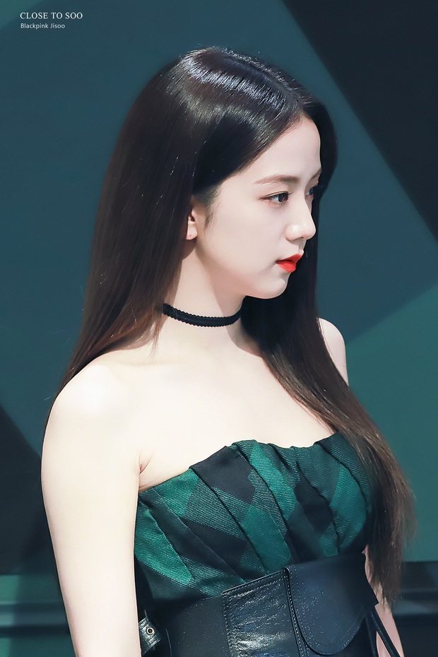 Nữ thần Jisoo (BLACKPINK) hiếm hoi dự sự kiện: Sang như tiểu thư quý tộc, đèn flash phải chịu thua, bảo sao được gọi là Hoa hậu - Ảnh 13.