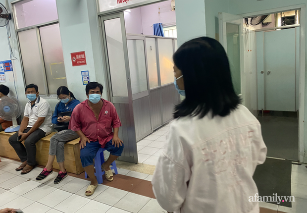 Vụ người phụ nữ phải cắt ngực dù được chẩn đoán lành tính tại BV Ung bướu TP.HCM: Gom các xét nghiệm vào hồ sơ bệnh án rồi đóng dấu mật là triệt đường sống của bệnh nhân - Ảnh 2. Vụ người phụ nữ phải cắt ngực dù được chẩn đoán lành tính tại BV Ung bướu TP.HCM: Gom các xét nghiệm vào hồ sơ bệnh án rồi đóng dấu mật là triệt đường sống của bệnh nhân - Ảnh 2.
