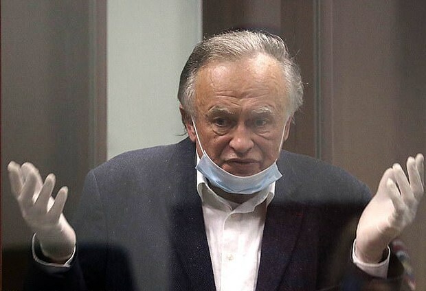 Chiếc ba lô đẫm máu hé lộ mối tình lệch lạc của giáo sư nổi tiếng với người tình xinh đẹp: Kẻ thủ ác nhận tội giết người cùng lời khai rùng rợn - Ảnh 1.