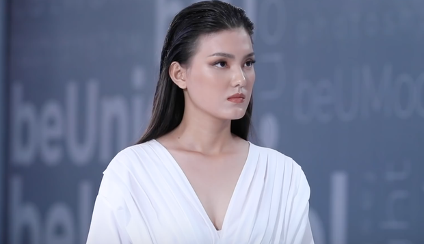 Next Top Model: Thí sinh 19 tuổi nhan sắc như Hoa hậu suýt bị loại vì... catwalk 2 hàng - Ảnh 9.