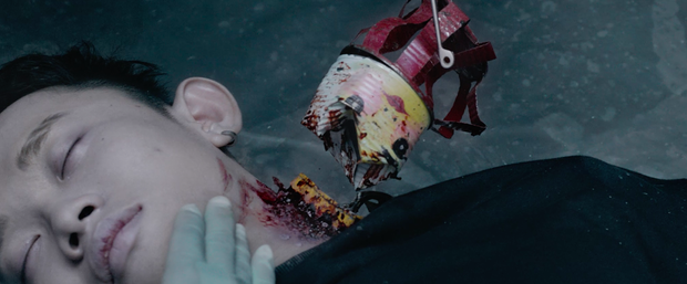 Sau 7 năm trở lại màn ảnh rộng, Hoàng Thùy Linh làm nghi can số 1 ở vụ giết người rúng động chung cư Trái Tim Quái Vật  - Ảnh 2.