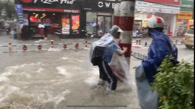 Một địa phương thông báo khẩn cho học sinh nghỉ học 3 ngày từ 15-17 - Ảnh 1. Một địa phương thông báo khẩn cho học sinh nghỉ học 3 ngày từ 15-17 - Ảnh 1.
