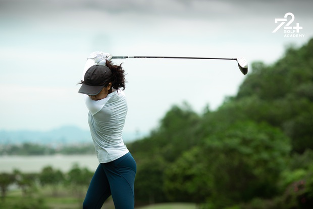 Tiểu thư 2k2 nhà Diva Mỹ Linh nhập hội mê golf, tiết lộ nhờ vậy mà thân với bố hơn - Ảnh 4.
