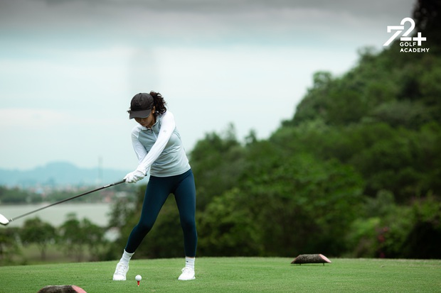 Tiểu thư 2k2 nhà Diva Mỹ Linh nhập hội mê golf, tiết lộ nhờ vậy mà thân với bố hơn - Ảnh 3.