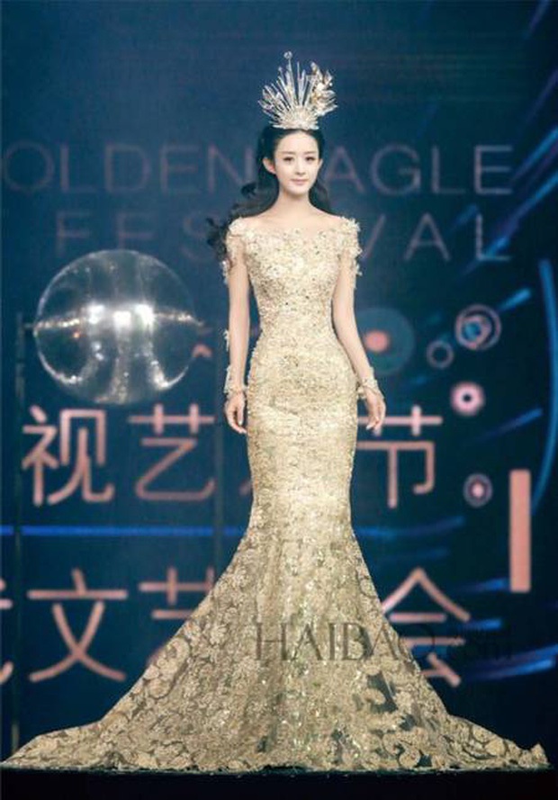 7 nữ thần Kim Ưng hot nhất lịch sử Cbiz: Lưu Diệc Phi thành huyền thoại, Nhiệt Ba gây tranh cãi, còn thảm họa gọi tên Đường Yên - Ảnh 13. 7 nữ thần Kim Ưng hot nhất lịch sử Cbiz: Lưu Diệc Phi thành huyền thoại, Nhiệt Ba gây tranh cãi, còn thảm họa gọi tên Đường Yên - Ảnh 13.