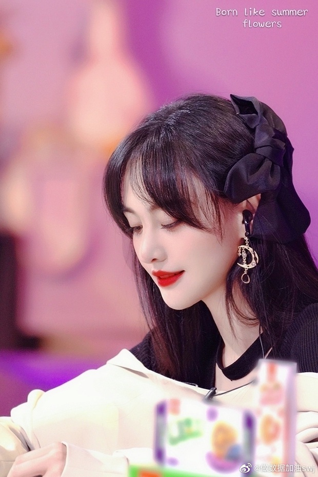 Không thể nhận ra đây là Trịnh Sảng: Cắt phăng mái tóc dài hiền dịu, nhìn tưởng idol Kpop, chịu chơi tới mức này sao? - Ảnh 6.