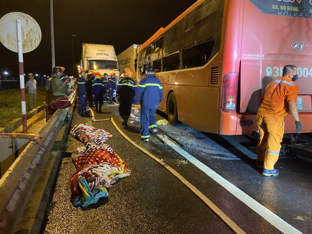 Passenger car terribly collided with tractors, 20 injured - Photo 4.