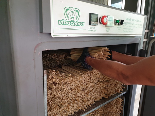 Chàng trai thi đại học 14 lần, thu nhập hàng chục tỷ đồng: Có lần mất trắng 700 triệu trong 1 ngày vẫn cắn răng làm tiếp - Ảnh 3. Chàng trai thi đại học 14 lần, thu nhập hàng chục tỷ đồng: Có lần mất trắng 700 triệu trong 1 ngày vẫn cắn răng làm tiếp - Ảnh 3.