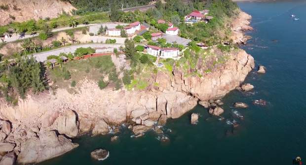 Khoảnh khắc tê tái: Khoa Pug đang quay clip từ trên cao thì flycam 12 triệu… rơi thẳng xuống đất, buồn méo cả mặt đi - Ảnh 5.