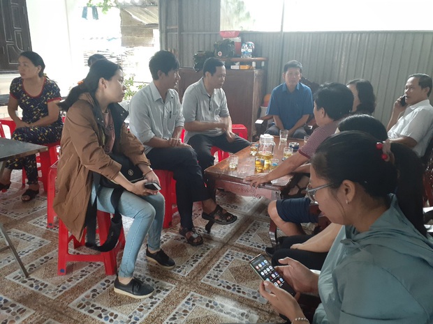 Sạt lở thủy điện Rào Trăng 3: Bố lặng lẽ xem lại tin nhắn cuối cùng của con - Ảnh 1. Sạt lở thủy điện Rào Trăng 3: Bố lặng lẽ xem lại tin nhắn cuối cùng của con - Ảnh 1.