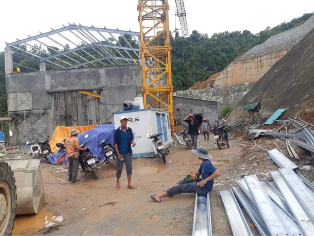Ảnh: Cận cảnh bên trong khu vực nhà điều hành thủy điện Rào Trăng 3 bị lũ quét vùi lấp - Ảnh 1. Ảnh: Cận cảnh bên trong khu vực nhà điều hành thủy điện Rào Trăng 3 bị lũ quét vùi lấp - Ảnh 1.