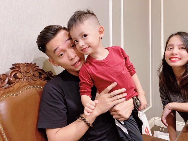 Pháo chụp ảnh cùng con trai Độ Mixi - Tùng Sói, dân tình bối rối không biết chọn cô hay chọn cháu đây? - Ảnh 2.
