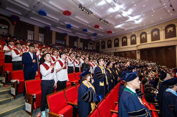 VinUni chính thức khai giảng năm học đầu tiên, 260 tân sinh viên khoá I đều sở hữu thành tích khủng - Ảnh 3.
