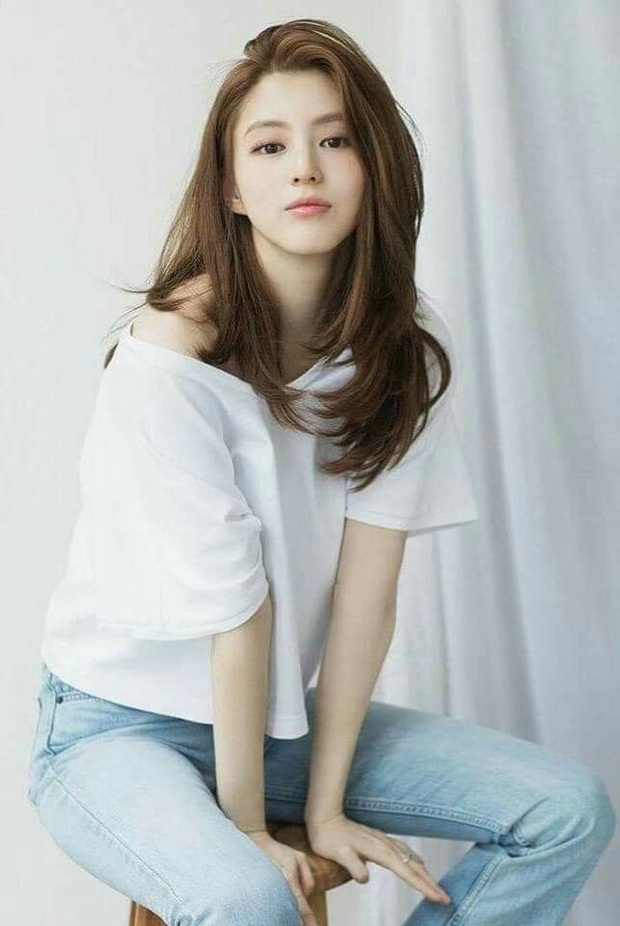 Soi nhược điểm mặt lệch, mũi ngắn của tiểu tam hot nhất xứ Hàn: Lý do cô luôn để một kiểu tóc nhất định là đây - Ảnh 2.