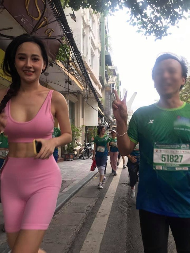 Mai Phương Thuý lồ lộ vòng 1 và cơ bụng tại giải Marathon, dân tình chỉ chú ý đến lớp makeup và chiếc quần sai trái - Ảnh 4.