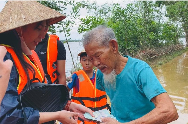 Cảnh báo: Xuất hiện Fanpage giả mạo Thuỷ Tiên kêu tiền từ thiện, nữ ca sĩ đích thân lên tiếng bày tỏ thái độ quyết liệt - Ảnh 5.