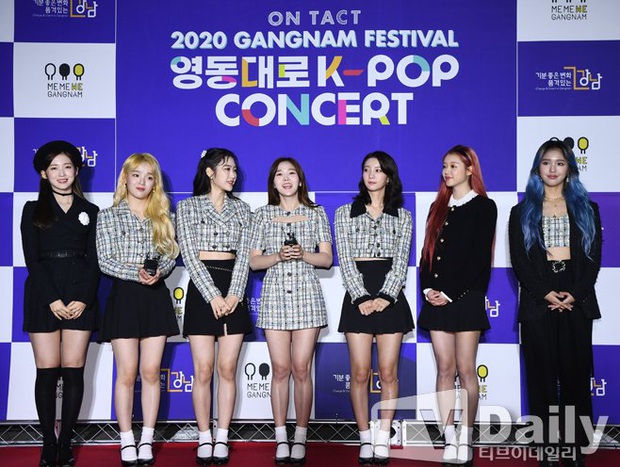 Thảm đỏ hot nhất xứ Hàn hôm nay: Tiffany (SNSD) chặt chém với đôi chân cực phẩm, Joy (Red Velvet) đẹp lấn át cả nữ thần Irene - Ảnh 16. Thảm đỏ hot nhất xứ Hàn hôm nay: Tiffany (SNSD) chặt chém với đôi chân cực phẩm, Joy (Red Velvet) đẹp lấn át cả nữ thần Irene - Ảnh 16.