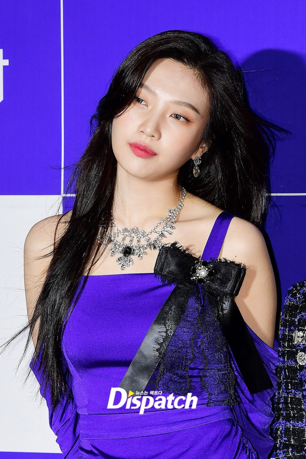 Thảm đỏ hot nhất xứ Hàn hôm nay: Tiffany (SNSD) chặt chém với đôi chân cực phẩm, Joy (Red Velvet) đẹp lấn át cả nữ thần Irene - Ảnh 11. Thảm đỏ hot nhất xứ Hàn hôm nay: Tiffany (SNSD) chặt chém với đôi chân cực phẩm, Joy (Red Velvet) đẹp lấn át cả nữ thần Irene - Ảnh 11.