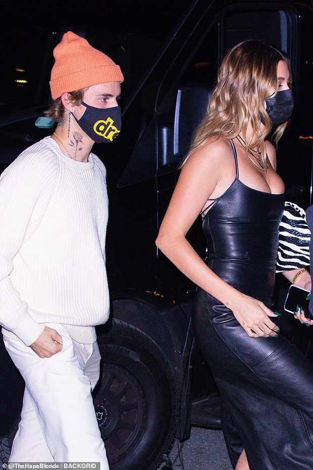 Justin Bieber và Hailey đối lập tại party hậu SNL: Vợ lồng lộn bức tử vòng 1, chồng lôi thôi theo sau và giữ khư khư bà xã - Ảnh 3.