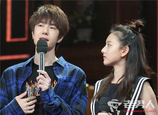 Thờ ơ với tất cả các cô gái xinh đẹp, Vương Nhất Bác khiến Cnet ngạc nhiên vì thái độ khác hẳn với Triệu Lệ Dĩnh - Ảnh 5. Thờ ơ với tất cả các cô gái xinh đẹp, Vương Nhất Bác khiến Cnet ngạc nhiên vì thái độ khác hẳn với Triệu Lệ Dĩnh - Ảnh 5.