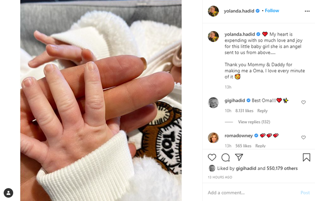 Lạ như con gái nhà couple hot nhất Hollywood Gigi Hadid và Zayn: Chưa lộ mặt, nhưng 5 lần 7 lượt gây bão MXH chỉ vì... 1 bàn tay - Ảnh 6. Lạ như con gái nhà couple hot nhất Hollywood Gigi Hadid và Zayn: Chưa lộ mặt, nhưng 5 lần 7 lượt gây bão MXH chỉ vì... 1 bàn tay - Ảnh 6.