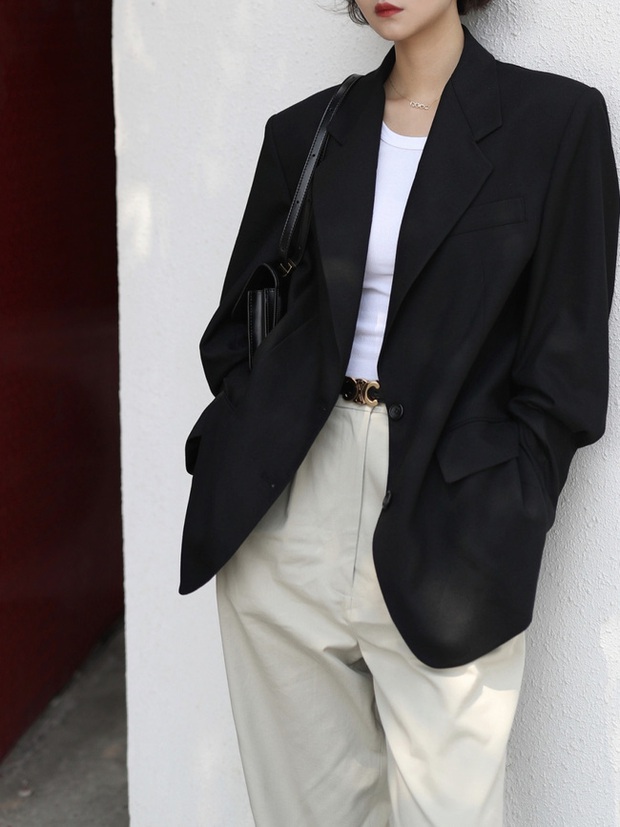 4 chi tiết quan trọng giúp bạn chọn được blazer chuẩn đẹp, mặc lên như may đo mà không phải sửa - Ảnh 1.
