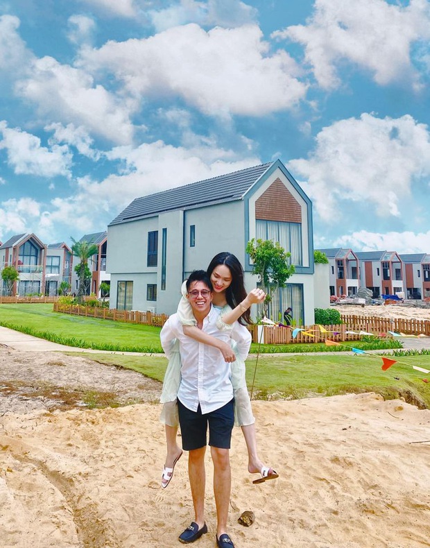 Matt Liu - Hương Giang thi nhau tung loạt ảnh hẹn hò dịp 20/10: Chàng cõng nàng tình tứ, còn gửi lời chúc ngọt tan chảy! - Ảnh 3. Matt Liu - Hương Giang thi nhau tung loạt ảnh hẹn hò dịp 20/10: Chàng cõng nàng tình tứ, còn gửi lời chúc ngọt tan chảy! - Ảnh 3.