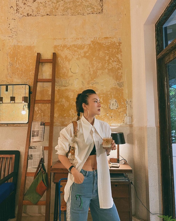 Instagram look của sao Việt tuần qua: Ngọc Trinh diện quần táo bạo trông như lộ nội y, Amee ngày càng chất - Ảnh 10. Instagram look của sao Việt tuần qua: Ngọc Trinh diện quần táo bạo trông như lộ nội y, Amee ngày càng chất - Ảnh 10.