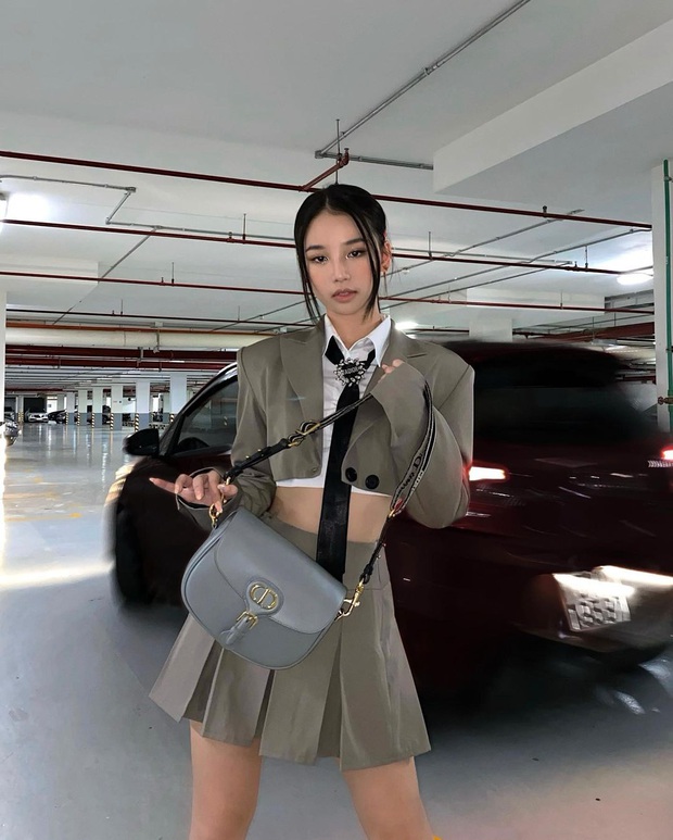 Instagram look của sao Việt tuần qua: Ngọc Trinh diện quần táo bạo trông như lộ nội y, Amee ngày càng chất - Ảnh 9. Instagram look của sao Việt tuần qua: Ngọc Trinh diện quần táo bạo trông như lộ nội y, Amee ngày càng chất - Ảnh 9.