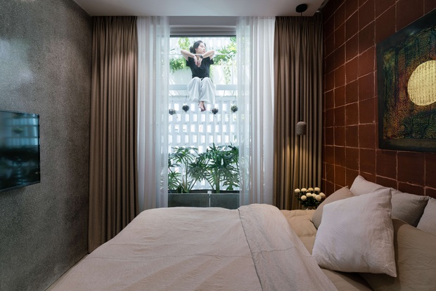 Ngôi nhà ở Huế nhìn bên ngoài cứ tưởng bí bách, tù túng mà bước vào lại có không gian rộng mở đến không ngờ - Ảnh 11.