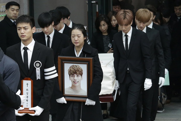 Phẫn nộ đỉnh điểm: Tài khoản MMA chế giễu ảnh đám tang Jonghyun (SHINee), ngụy tạo tin nhắn khiến Jay Park phải lên tiếng - Ảnh 6. Phẫn nộ đỉnh điểm: Tài khoản MMA chế giễu ảnh đám tang Jonghyun (SHINee), ngụy tạo tin nhắn khiến Jay Park phải lên tiếng - Ảnh 6.