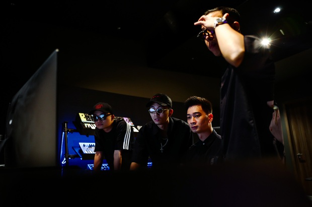 Rhymastic tiết lộ vai trò khác tại Rap Việt, ngoài Touliver và Slim V còn có 2 thành viên SpaceSpeakers cũng tham gia làm beat - Ảnh 8. Rhymastic tiết lộ vai trò khác tại Rap Việt, ngoài Touliver và Slim V còn có 2 thành viên SpaceSpeakers cũng tham gia làm beat - Ảnh 8.
