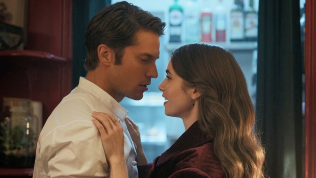 Hời hợt một cách thông minh như Emily In Paris để trai theo ầm ầm, đời dễ như ăn kẹo - Ảnh 9.