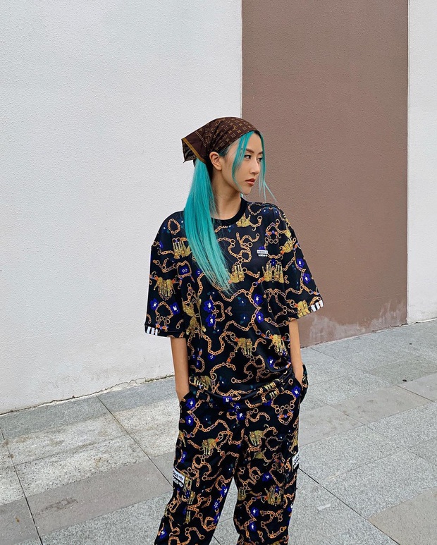 Instagram look của sao Việt tuần qua: Ngọc Trinh diện quần táo bạo trông như lộ nội y, Amee ngày càng chất - Ảnh 3. Instagram look của sao Việt tuần qua: Ngọc Trinh diện quần táo bạo trông như lộ nội y, Amee ngày càng chất - Ảnh 3.